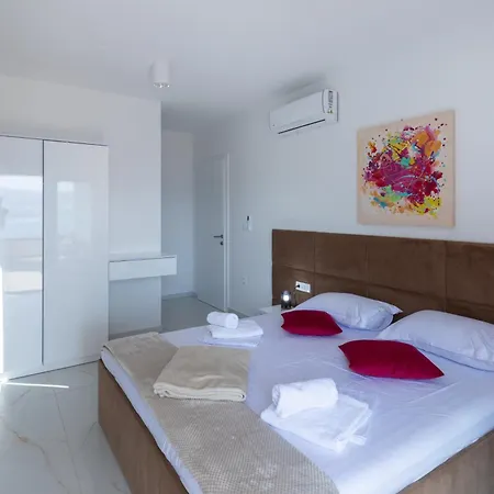 Danny, Komarna, Croatia 科马尔纳