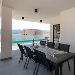 فيلة Danny, Komarna, Croatia *