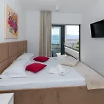 فيلة Danny, Komarna, Croatia