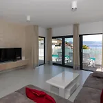 Danny, Komarna, Croatia فيلة *