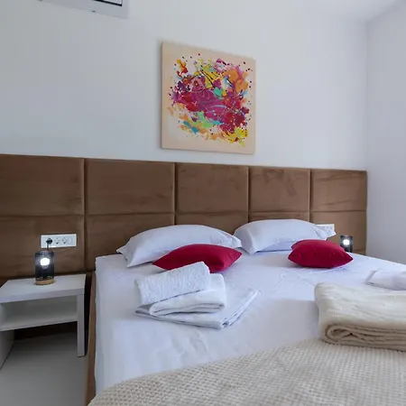 Danny, Komarna, Croatia * 코마르나