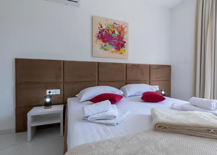 Danny, Komarna, Croatia * Komarna